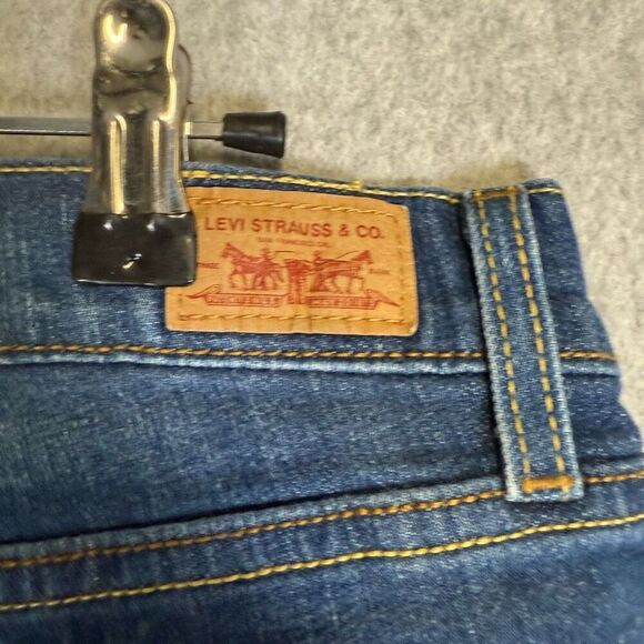 Levi's 524 Women's Size 30 Too Superlow 524 Cut Off Denim Jean Shorts - Picture 5 of 9